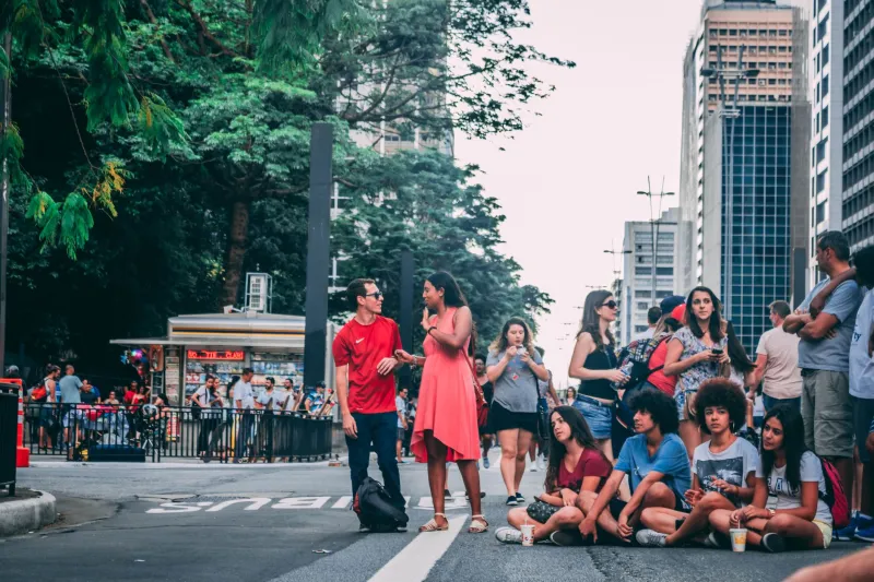 Antes de Assinar: O Guia Completo Para Conhecer Seus Futuros Vizinhos e Evitar Arrependimentos